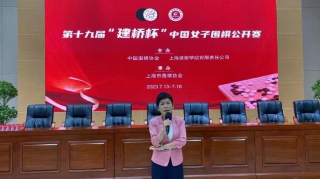 亚洲国产清纯